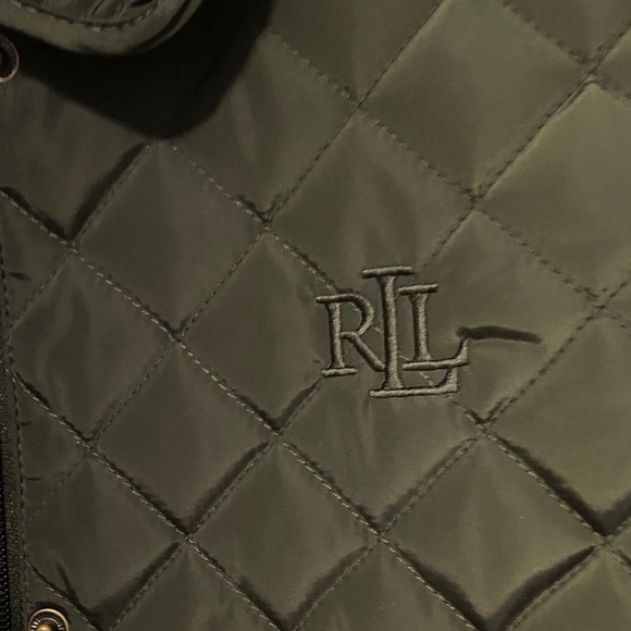 Lauren Ralph Lauren Women's quilted logo vest in dark green - Picture 5 of 11